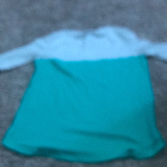 Here is a long sleeve shirt that I no longer wear - Picture 3 of 3